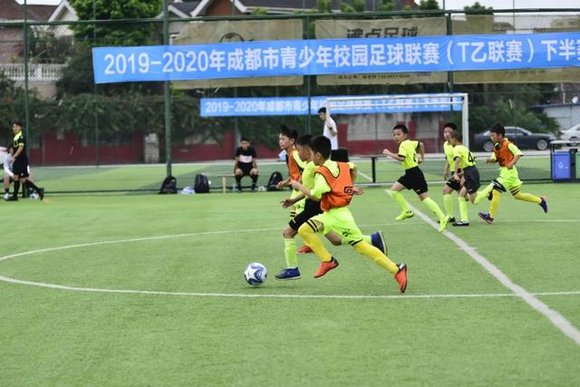 贝弗利：威少在湖人默默承受了所有指责 他被摁在替补席